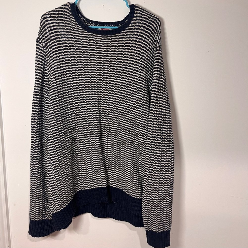 Men’s Levi’s sweater